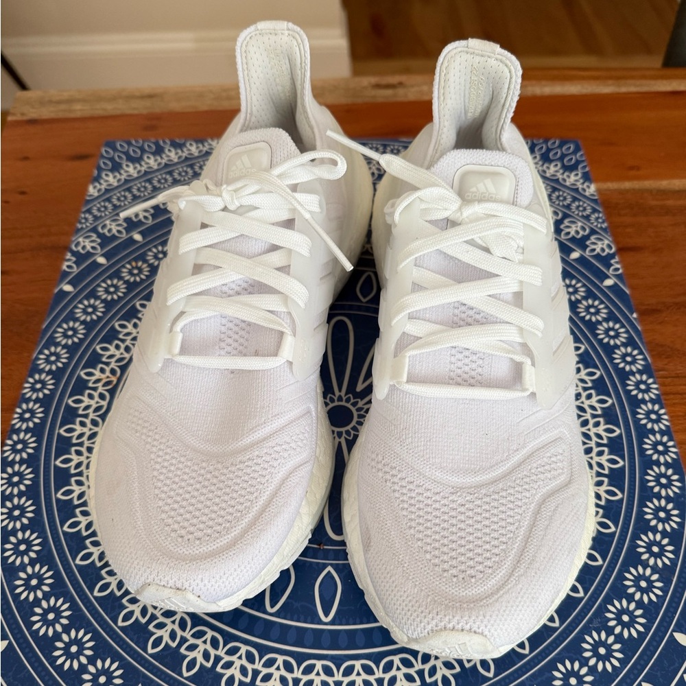 ULTRABOOST 22 SHOES Cloud White